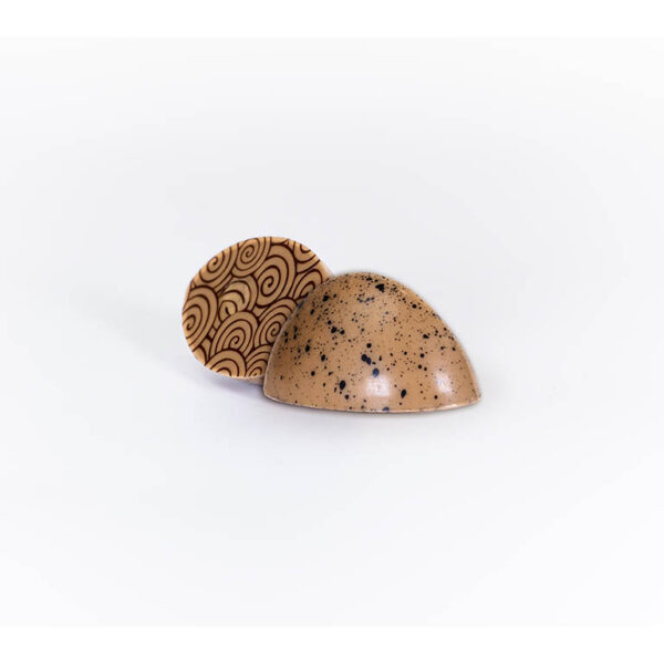 Dappled Caramel – Tonka Bean